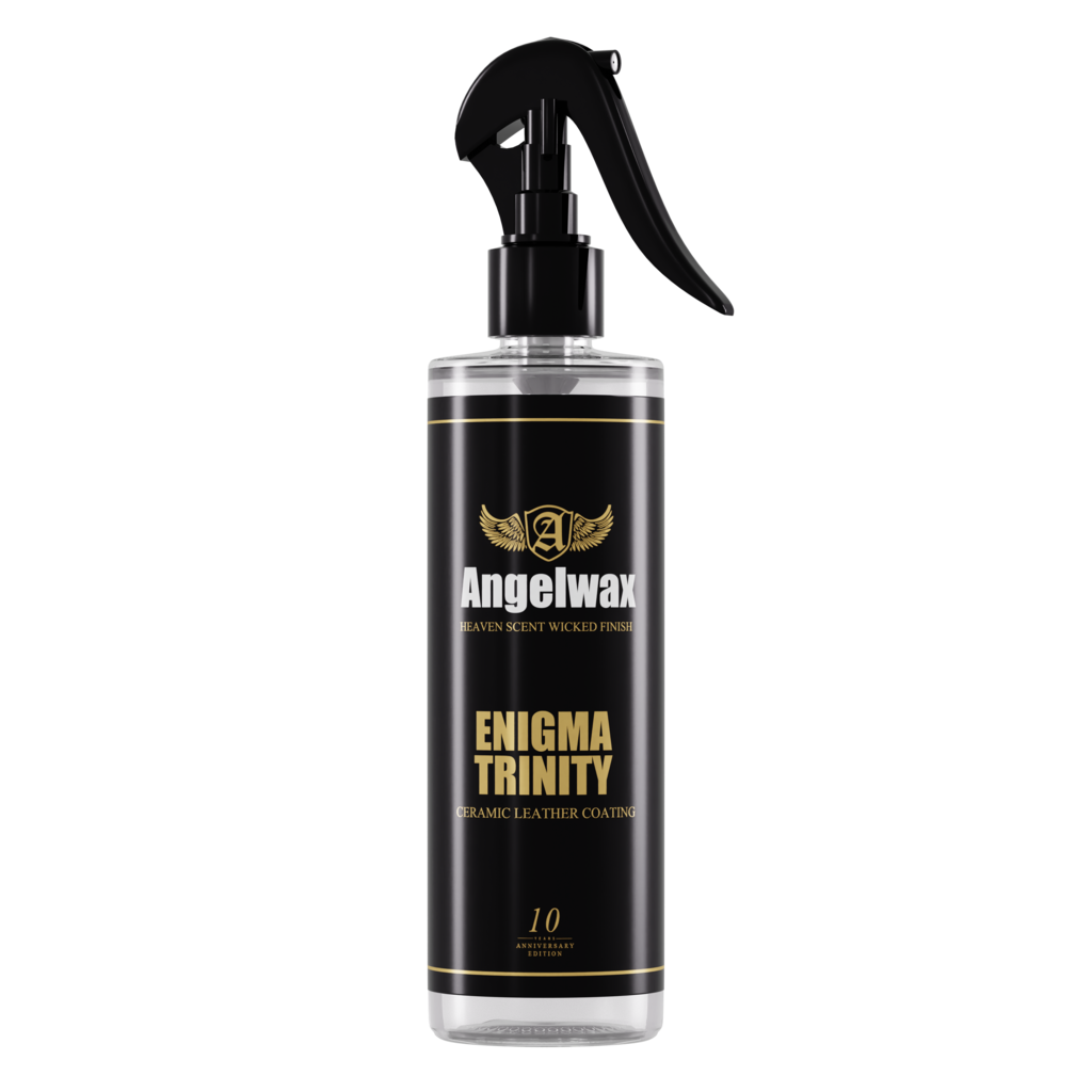 Enigma Trinity - Protection céramique vaporisable pour le cuir. Protection anti UV, contre le transfert et l'usure par frottement.